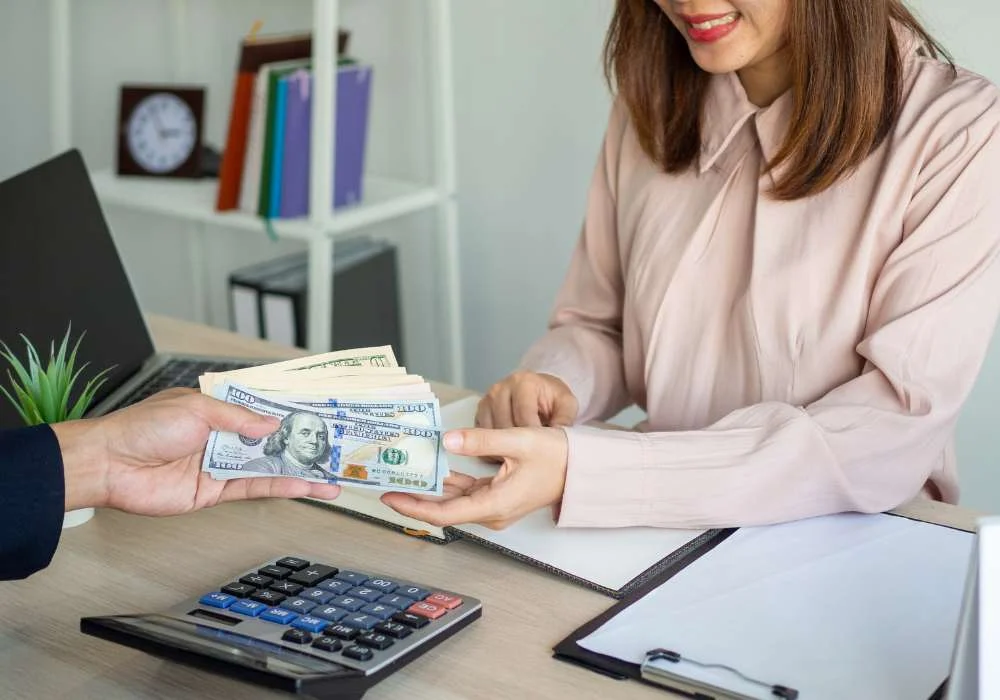 9 Faktor Penentu Kenaikan Gaji, Aturan, dan Tips Implementasinya