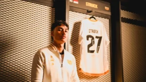 Adu Kisaran Gaji Rafael Struick di Dewa United dengan Brisbane Roar