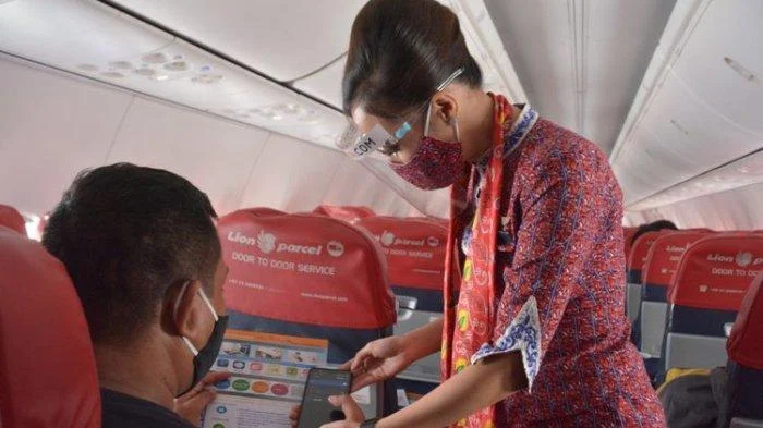 Gaji Pramugari Terbaru! Cek Beda Gaji Pramugari Garuda, Lion Air dan