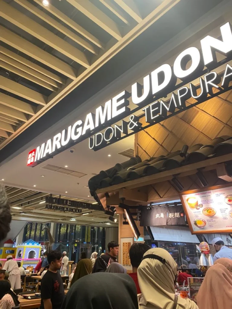 Gaji di Marugame Udon: Struktur, Faktor Penentu, dan Tips Negosiasi 3 Perbandingan gaji di Marugame Udon dengan restoran kompetitor