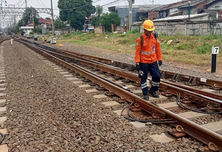 Gaji Petugas Pemeriksa Jalur Kereta Api – Panduan Lengkap dan Faktor Penentu 1 Rincian gaji petugas pemeriksa jalur kereta api di Indonesia