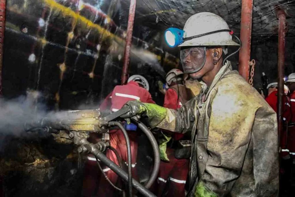 Gaji Tambang Nikel Maluku: Kisaran dan Faktor yang Mempengaruhi