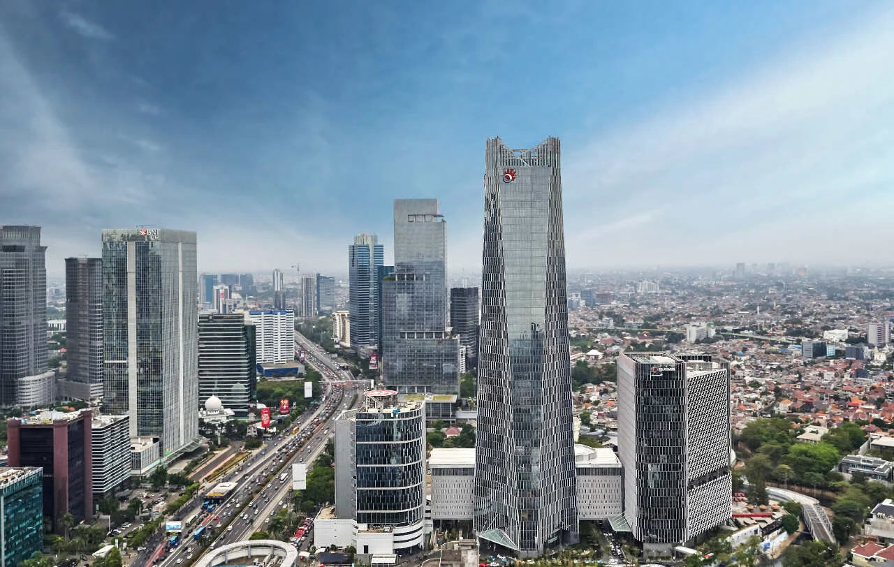 Gaji Pemanjat Tower Telkomsel: Faktor yang Mempengaruhi
